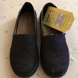 TOMS Classic Black Glimmer slip on shoes girl size 1.5